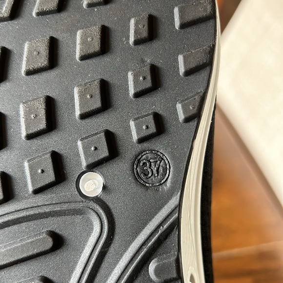 Ruideng Slip On Sneakers - Picture 8 of 8